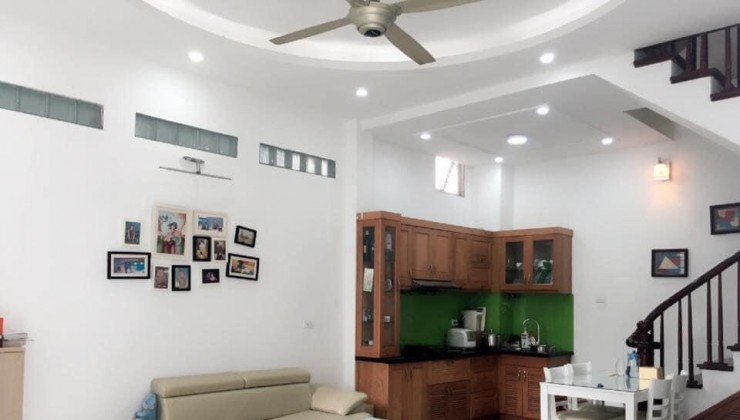 CHO THUÊ NHÀ NGUYÊN CĂN Ở GĐ, LÀM VP PHỐ QUAN NHÂN,  4 TẦNG, 4 NGỦ, 52M2, GIÁ 13.5 TRIỆU